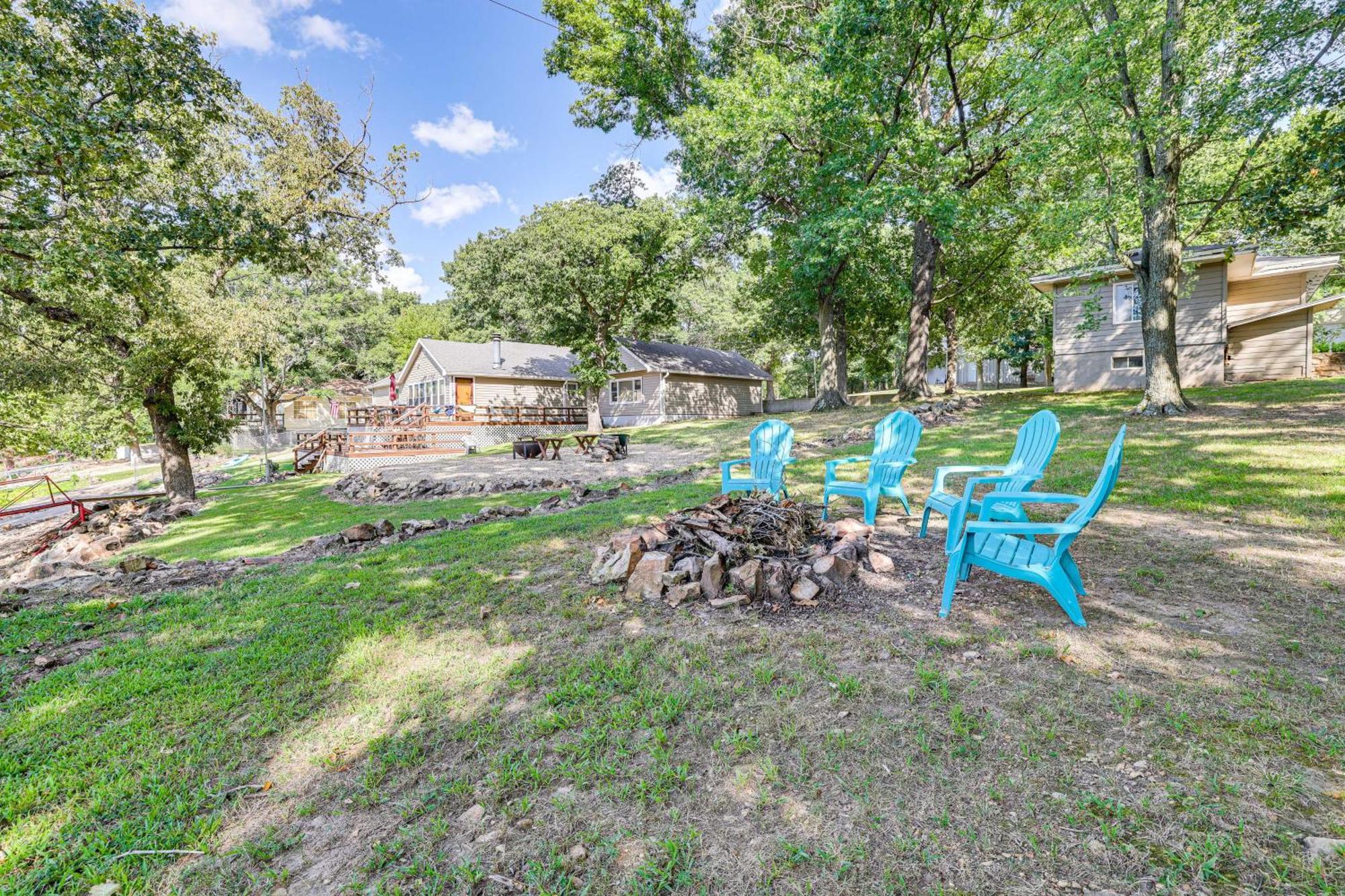 Grove Lakefront Cabin With Water And Dock Access! المظهر الخارجي الصورة