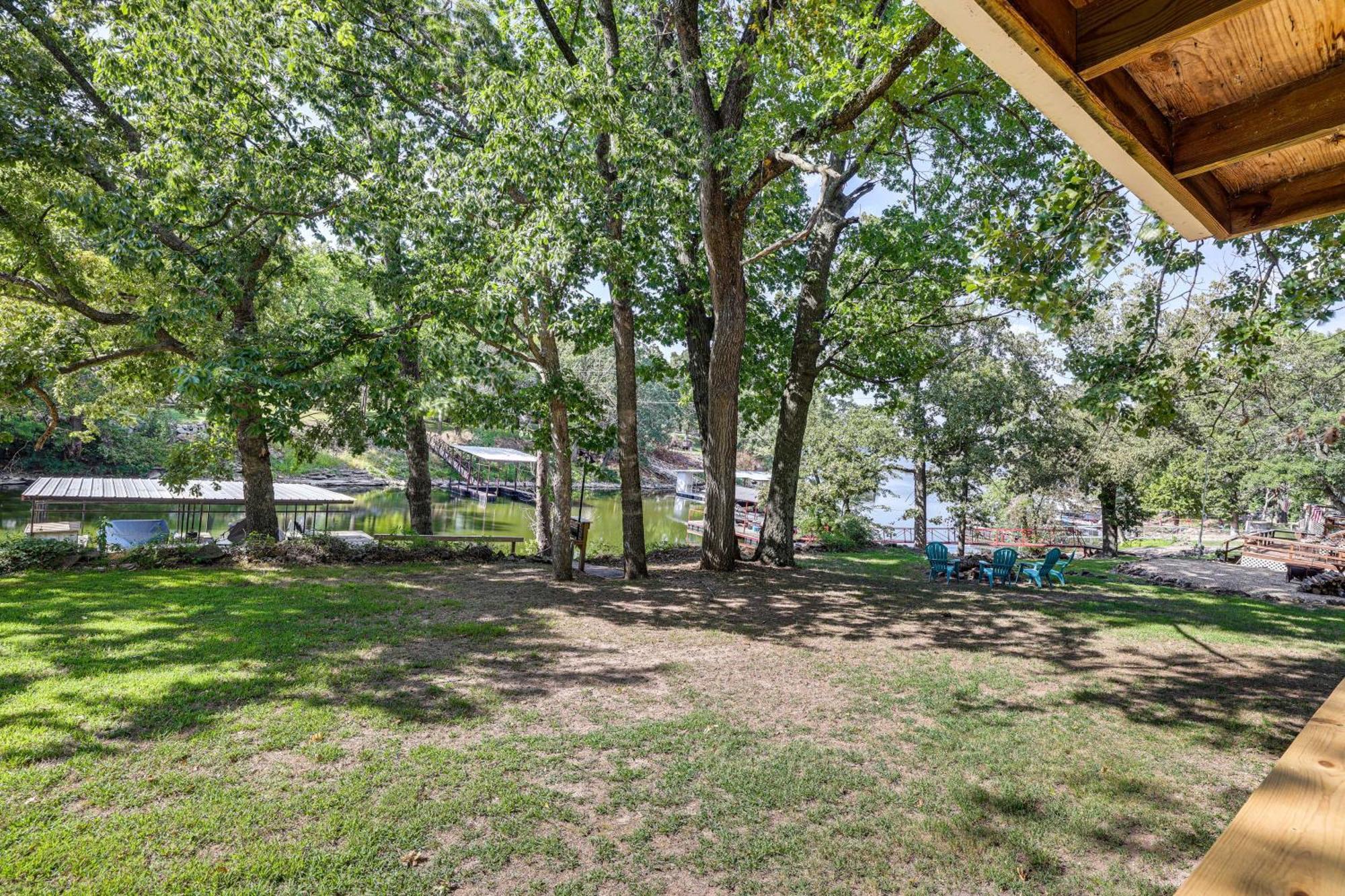 Grove Lakefront Cabin With Water And Dock Access! المظهر الخارجي الصورة